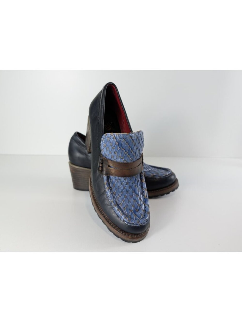 Freebird Bristol Womens Leather Blue & Black Loafers Size 8 With Wooden Heel